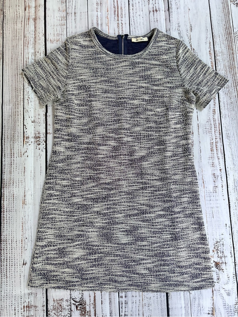 Women’s L Textured Short Sleeve Shift boutique Dress in Heathered Navy & Cream